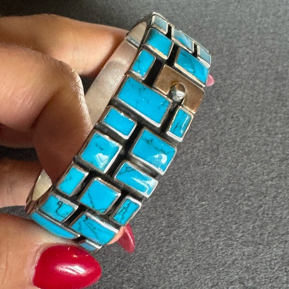 Vintage Sterling silver and turquoise hinged bracelet - Picture 4 of 15